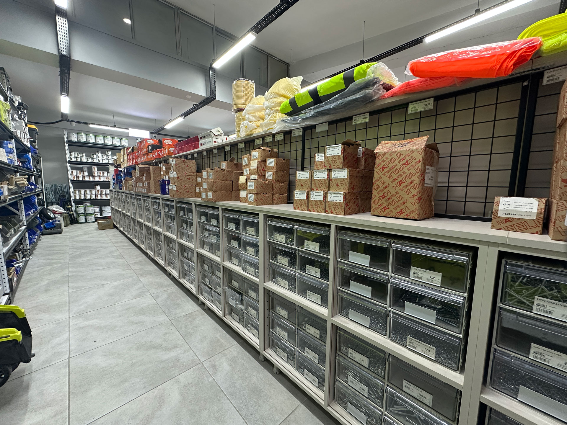 Hırdavat ve Mobilya Aksesuarları